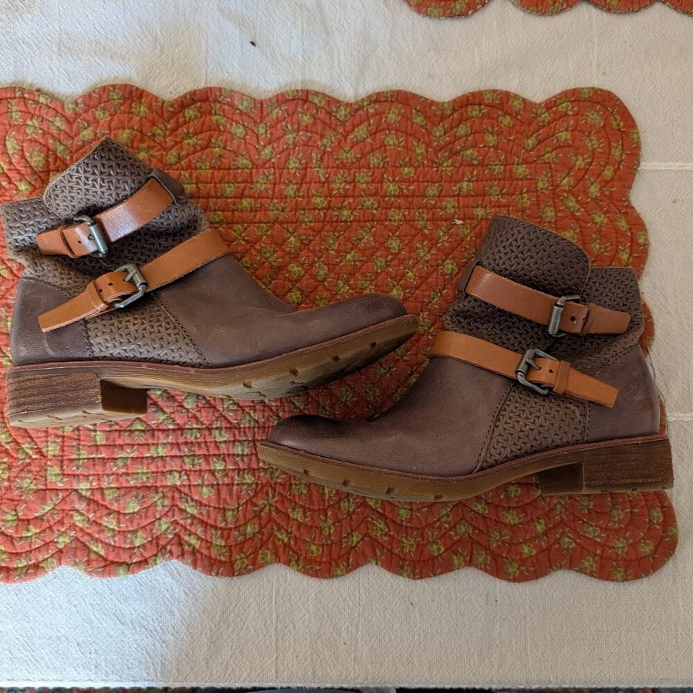 Sofft ankle boots